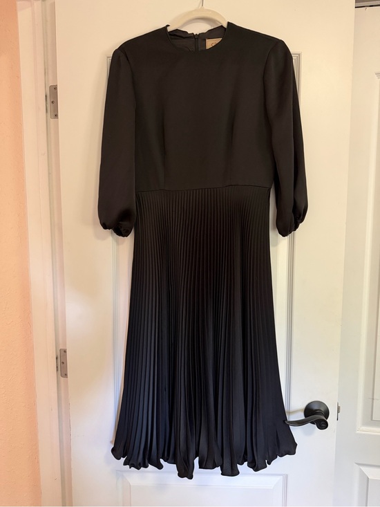 carrie Dresses & Skirts - Carrie (Made in New York City) Pleated Midi Dress - Size 4